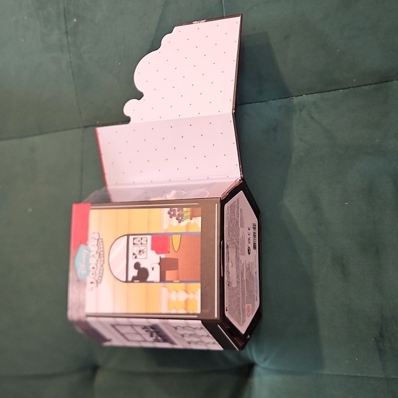 Disney Doorables Grand Entrance Classic Mickey Mouse Duo Figurine 5+ Red Black - Picture 9 of 12